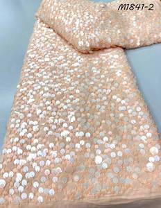 Plain Velvet Cream Lace Plenty Sequins Floral Patch Trim Bridal Saree con trabajo pesado - Product Image 2