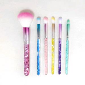 Nouvel Arrivage Magnifique Ensemble de Pinceaux de Maquillage Liquides Scintillants de Luxe avec Logo Personnalisé Kit de Pinceaux Cosmétiques Tendance Vente en Gros - Product Image 2