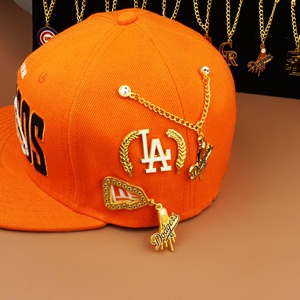 Pins de Solapa de Alta Calidad con Diseño de Anime y Deportes Mexicanos, Pins de Esmalte Suave Personalizados al por Mayor para Clubes de Béisbol con Cadena - Product Image 5