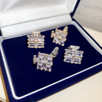 Boucles d'oreilles clips tendance pour femme, en laiton, avec zircon carré brillant, en forme de flacon de parfum, haut de gamme, sans perçage, vente chaude