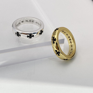 Anillo de cruz retro de tungsteno electrochapado en oro Chaoxuan Crowds' Heart para parejas, con diseño avanzado y personalidad para hombres y mujeres - Product Image 1