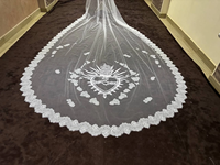 Voile de mariée long en dentelle Mantilla à un niveau, motif Cœur Sacré
