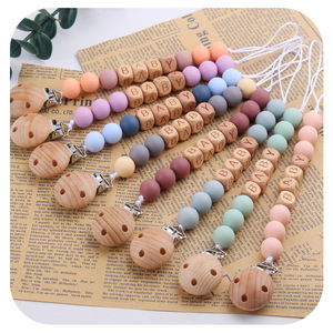 Cadena para chupete de bebé con cuentas de silicona y letras de madera, mordedor para 0-12 meses con clip - Product Image 2