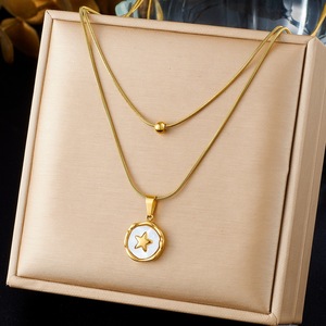 Elegante Juego de Colgantes Esmaltados de Acero Inoxidable con Baño de Oro PVD de 18K, Resistentes al Deslustre, con Dijes de Mariposa, Estrella y Rosa, Ideales para Combinar en Capas o Regalar - Product Image 5