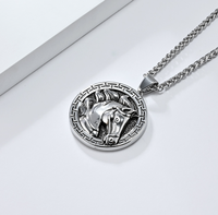 Collier pendentif rond tête de cheval poli vintage tendance pour homme, en acier inoxydable, chaîne de pull streetwear, bijou cadeau pour lui