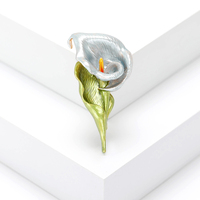 En gros Broche en alliage émaillé motif fleur, broche de mode pour vêtements, broche fer à cheval et fleur de lotus, bijoux pour mariage et banquet