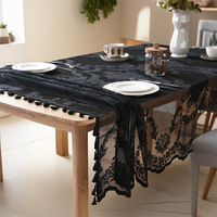Nappe de salle à manger vintage en dentelle noire florale romantique française, glands, rectangulaire, tissé, lavable, usage domestique pour le café.