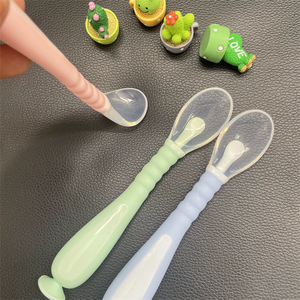 La cuchara de succión de silicona sin BPA se puede doblar 360 ° con caja de almacenamiento <span class=keywords><strong>para</strong></span> bebés pequeños que alimentan la vajilla de comedor - Product Image 6