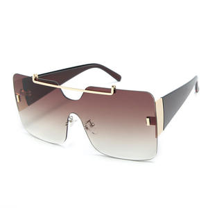 Lunettes de soleil carrées surdimensionnées de luxe pour hommes et femmes, avec logo personnalisé, dégradé, protection UV400, monture monobloc, nouvelle collection 2019 - Product Image 3