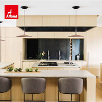 Ensemble d'armoires de cuisine Alland en chêne massif avec îlot double face, design ouvert, luxe, avec armoire supérieure flottante en bois sur mesure