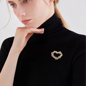Broche en forme de cœur pour femme, en alliage, avec strass en cristal, bijou fantaisie, accessoire vestimentaire, cadeau - Product Image 1