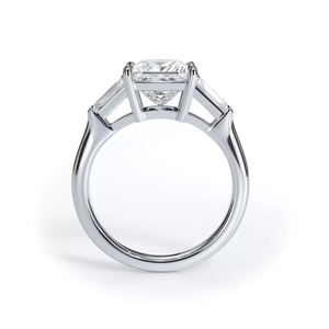 Anillo de Compromiso con Diamante de Corte Princesa de 2 Quilates con Piedras Laterales en Forma de Baguette, Oro Amarillo de 14K, Certificado IGI, Joyería Clásica para Mujer - Product Image 4