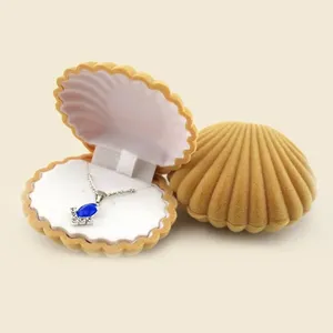 Hot Sale Luxury Ring Earring Necklace Jewelry Box Gifts Shell Shape Boxes Set Pink White Velvet Boxes Item In Stock