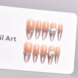 Autocollants d'ongles artificiels sophistiqués de style nouveau, en strass rose clair effet œil de chat, forme amande, pour un look glacé et atmosphérique - Product Image 4