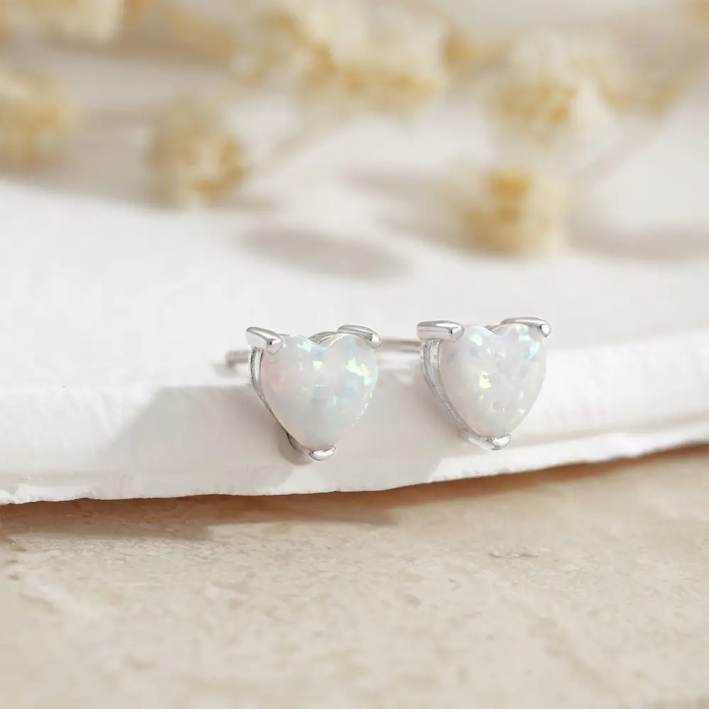 Dainty Female White Blue Opal Jewelry orecchini da sposa classici in argento Sterling 925 per le donne orecchini a bottone con cuore d'amore alla moda