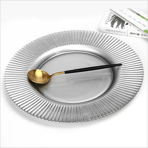 Platos de Presentación Transparentes K11 para Bodas, de 13 Pulgadas, de Vidrio Ecológico, con Borde de Burbuja y Color en Degradado - Product Image 2