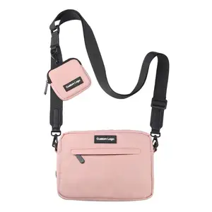 Kişiselleştirilmiş Pet köpek yürüyüş Crossbody çanta ile dışkı torbası dağıtıcısı eğitim Pet köpek bakımı kılıfı özel köpek yürüyüş çantası