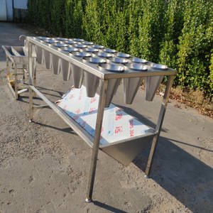 Abattoir de poulet tuant le cône de saignement - Product Image 3