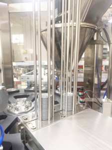 Machines automatiques <span class=keywords><strong>de</strong></span> remplissage <span class=keywords><strong>de</strong></span> poudre pour l'emballage alimentaire, utilisées en usine pour les dosettes <span class=keywords><strong>de</strong></span> café et les capsules <span class=keywords><strong>de</strong></span> café UR-CF1 - Product Image 3