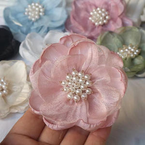 Accessoires pour <span class=keywords><strong>cheveux</strong></span> en tissu artisanal de 7,5 cm avec des fleurs de rose brûlée et des appliques en strass, embellissements de décoration - Product Image 3
