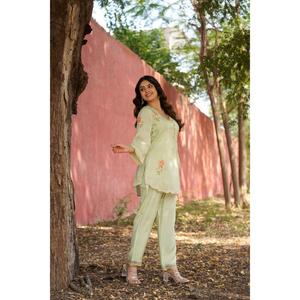 Hot Sale <b>Women</b> Green Floral Printed <b>Kurta</b> & Trousers Soft Comfortable for Casual Office Daily Ethnic Wear Available For Sale - Product Image 4