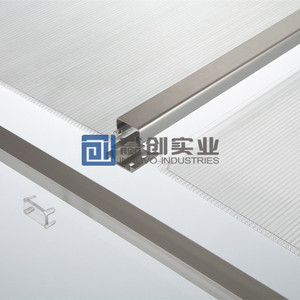 Ánh nắng mặt trời thiết kế hiện đại <span class=keywords><strong>multiwall</strong></span> tấm <span class=keywords><strong>polycarbonate</strong></span> <span class=keywords><strong>U</strong></span> Khóa ứng dụng ngoài trời - Product Image 3