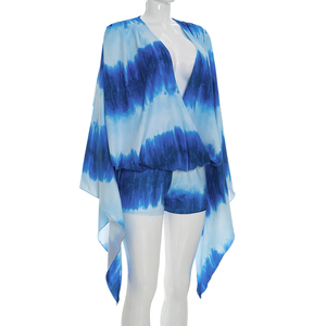 Viviblook D26ST156 Conjunto de verano para mujer, estampado Tie Dye, mangas acampanadas, top con abertura, pantalones cortos, conjunto informal de dos piezas - Product Image 2