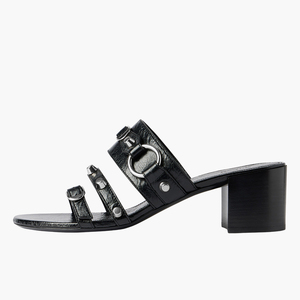 Sandalias de cuero con tacón de bloque y tachuelas para mujer, con múltiples correas y hebillas, estilo atrevido, venta al por mayor, OEM, personalizadas - Product Image 1