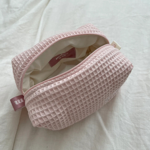 Sacs à Cosmétiques Portables en Coton avec Logo Personnalisé Trousse de Maquillage Monogrammée en Promotion Trousse de Toilette Gaufrée Personnalisée - Product Image 6