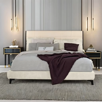 Lit King Size de Luxe Moderne pour Villa, Cadre de Lit en Tissu Italien Doux avec Fonction Rafraîchissante, Revêtement en Cuir Véritable, Dernière Collection