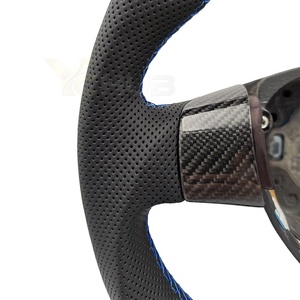Volant personnalisé en cuir perforé avec inserts en fibre de carbone pour <span class=keywords><strong>VW</strong></span> Volkswagen Golf 5 Mk5 GTI Jetta R32 Passat B6 <span class=keywords><strong>R</strong></span> <span class=keywords><strong>Line</strong></span> - Product Image 5