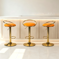 Tabouret de bar de luxe rembourré en PU orange vif avec dossier circulaire plaqué or, chaise haute réglable pour comptoir de bar et café
