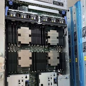 Serveur en rack r860 en gros, processeur Xeon Gold 6434H 8SFF, alimentation 2*1400W, H755N, 32 Go de mémoire DDR5, SSD 1 To - Product Image 1