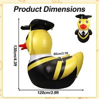 Canard Gonflable Géant de Remise de Diplôme avec Toque et Robe 4,3ft/130cm en PVC Étanche Réutilisable, Flotteur de Piscine, Décoration de Fête de Remise de Diplôme, Noël, Été