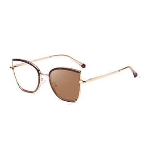 <span class=keywords><strong>Occhiali</strong></span> <span class=keywords><strong>da</strong></span> <span class=keywords><strong>vista</strong></span> fotocromatici fotogrigi <span class=keywords><strong>a</strong></span> occhio di <span class=keywords><strong>gatto</strong></span> Partagas con filtro anti-luce blu e blocco colore, montatura ottica per donna - Product Image 4