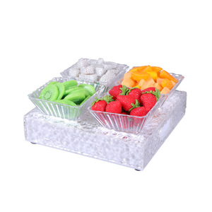 Plato de frutas segmentado con patrón de hielo iluminado con LED y base iluminada para exhibir aperitivos y postres en fiestas - Product Image 5