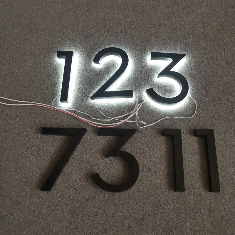 Professionale personalizza i numeri luminosi acrilici le lettere 3d della piastra della porta in acciaio inossidabile illuminata il segno del logo