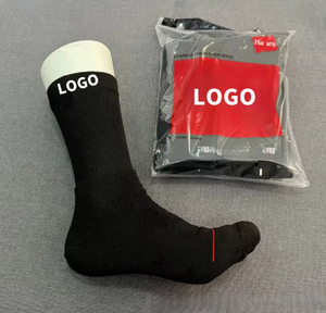 Chaussettes de sport universelles pour enfants et adultes, légères, anti-ampoules, respirantes, avec logo personnalisé, pour tenue quotidienne et entraînement sportif - Product Image 3