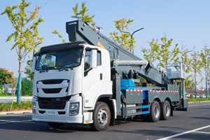 Camión con Plataforma Elevadora Telescópica ISUZU ELF 56M, Combustible Diésel, Control Hidráulico Manual, Euro 6, Nuevo - Product Image 2