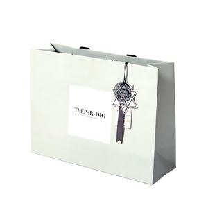 Sac de shopping personnalisé Crown Win avec logo, sac à emporter en papier couché avec ruban laminé et widgets personnalisés créatifs avec processus spécial - Product Image 1