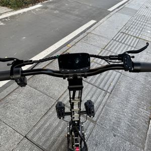 Patinete Eléctrico para Adultos con Asiento, Pantalla Digital de 11 Pulgadas, Control por Aplicación, Neumático para Carretera, Batería de Litio de 60V 30AH 40AH - Product Image 4