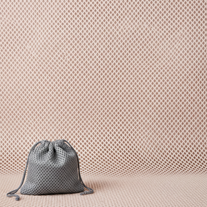 ผ้าตาข่ายโพลีเอสเตอร์ 100% ทอแบบวาร์ปนิตติ้ง น้ำหนักเบา ระบายอากาศได้ดี ชั้นเดียว สำหรับชุดกีฬา รองเท้ากีฬา และกระเป๋าเก็บของ - Product Image 3