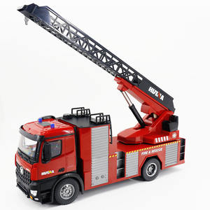 HUINA 1:14 1561 22CH alliage RC <span class=keywords><strong>camion</strong></span> de pompiers avec échelle eau pulvérisation lumière son 2.4GHz télécommande véhicule de pompiers cadeau pour enfants - Product Image 4