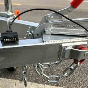 Remolque de Eje Tándem Reforzado para Ganado, Totalmente Galvanizado, con Eje de Torsión y Frenos, para Transporte de Heno y Animales - Product Image 5