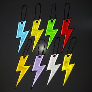 قلادة منعكسات EN17353 CE Hi Vis متوهجة في الظلام حلقة مفاتيح مخصصة لتزيين الحقيبة المدرسية - Product Image 4