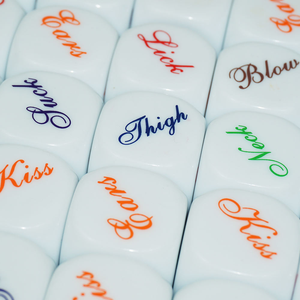 Dado de acrílico personalizado para juegos de apuestas <span class=keywords><strong>sexuales</strong></span>, con logotipo grabado por transferencia térmica, 25mm, bajo MOQ - Product Image 5