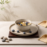 Service de table EKA minimaliste en grès beige 12/16/18 pièces, ensembles d'assiettes en céramique à glaçure réactive OEM/ODM, sûrs pour les mariages et écologiques