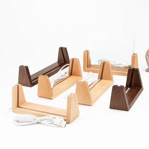 Bán buôn u-hình dạng sồi <span class=keywords><strong>3D</strong></span> Đêm LED đèn ánh sáng cơ sở 7inch khung ảnh bằng gỗ Acrylic Lịch khung cho máy tính để bàn hiển thị - Product Image 1