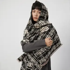 공장 가격 고급 면 스카프 여성을위한 겨울 스카프 세련된 패션 디자인 다채로운 패턴 여성 가짜 캐시미어 스카프