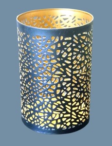 Lanterne décorative en métal découpé, porte-bougie votive en fer fait main, résistante à la chaleur, pour la maison et les mariages - Product Image 1